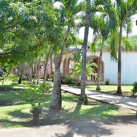 Hidden Paradise Resort Hotel 内格里尔 外观 照片