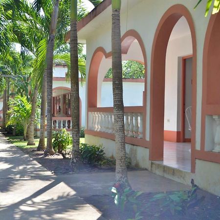 Hidden Paradise Resort Hotel 内格里尔 外观 照片