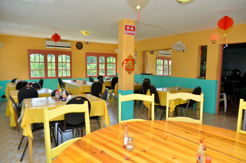 Hidden Paradise Resort Hotel 内格里尔 外观 照片